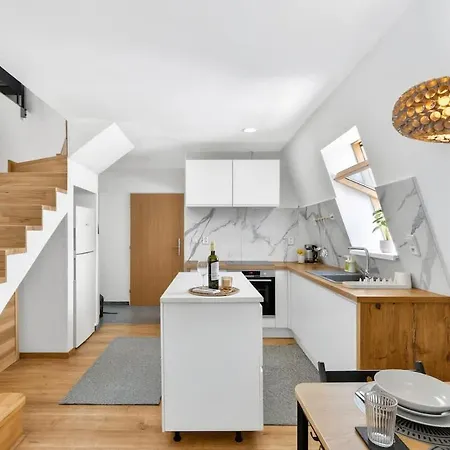 Old Town Duplex Pressburg